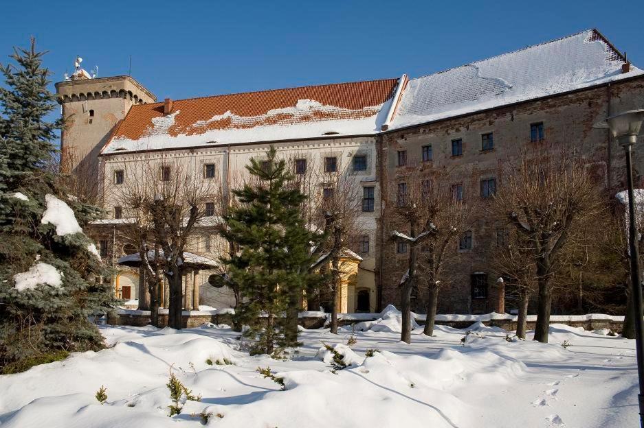 Zamek Otmuchow Exterior photo