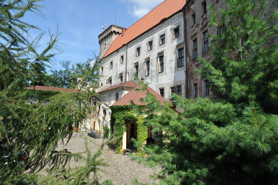 Zamek Otmuchow Exterior photo